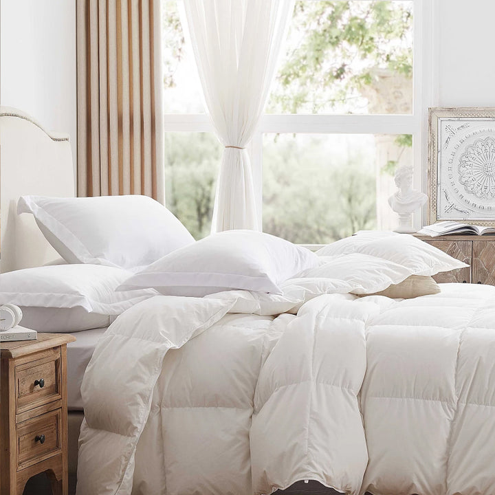 Leichte Bettdecke aus Gänsedaunen